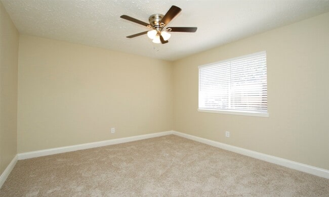 Building Photo - 6940 Foxmont Ln