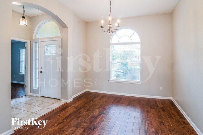Foto del edificio - 528 Millhouse Ln