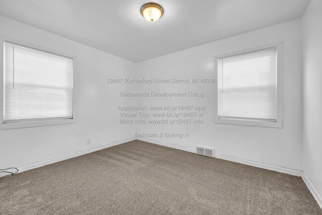 Foto del edificio - 19467 Rutherford St