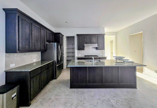 Foto del edificio - 2044 Montgomery Ln