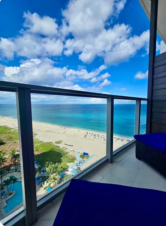 Building Photo - 3100 N Ocean Dr