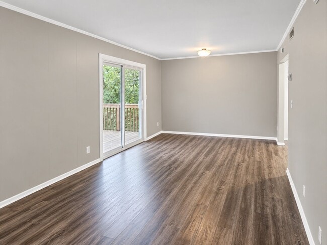 Building Photo - 802 Forest Dale Ln