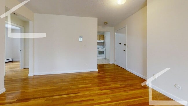 Building Photo - 2Br/1Bth, Great location, easy access to Mass Pike.  MUST SEE!!