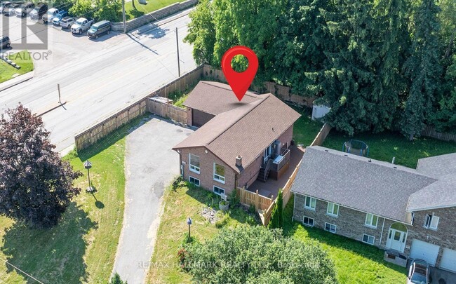 Building Photo - 1060 Elgin St