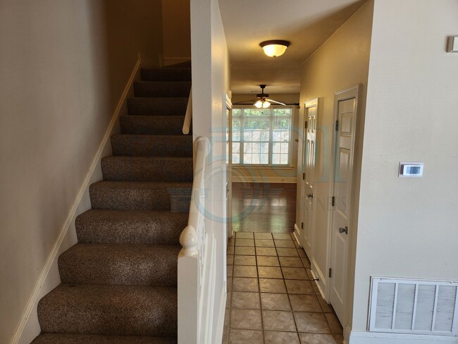 Building Photo - *Coming Available in October* Pride of ownership shines in this convenient Midtown, 2 BR & 2.5 BA...