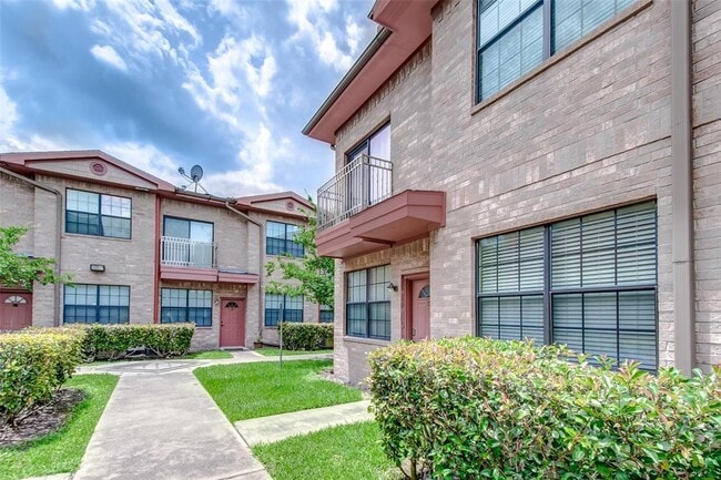 Building Photo - 9400 Bellaire Blvd