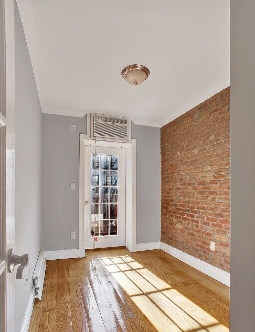 Foto del edificio - 424 E 9th St