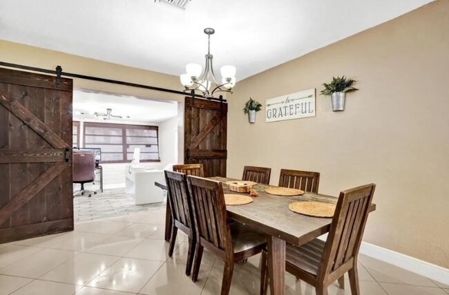 Foto del edificio - 2181 N 57th Ave