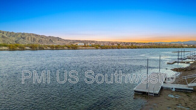 Foto del edificio - 437 Riverfront Dr