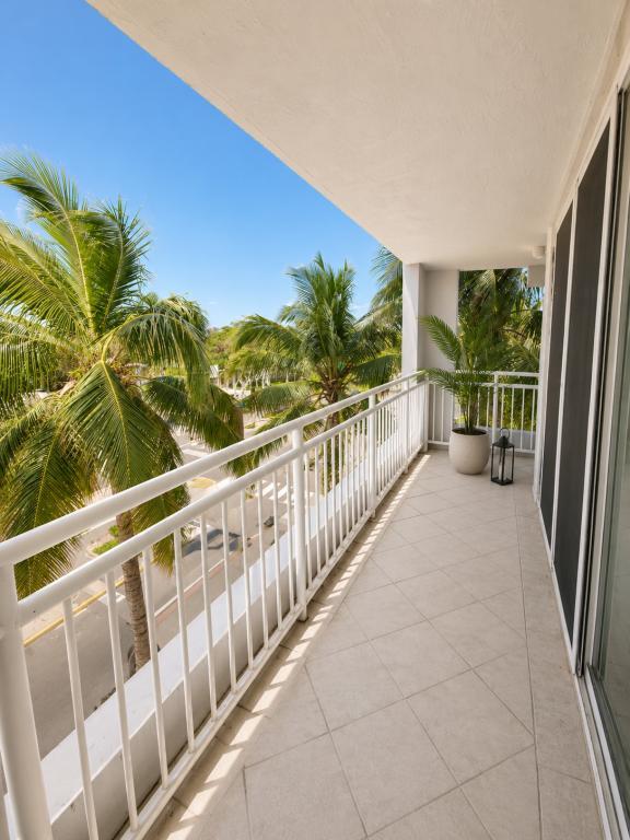 Photo - 7832 Collins Ave, unit 404 Apartment