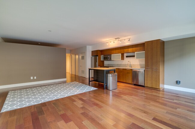 Foto del edificio - 1 Bed 1 Bath Condo Bell Town