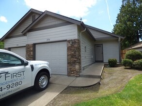 Building Photo - 3576-3578 Fisher Ct NE