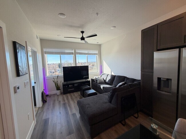 Foto del edificio - Amazing Furnished One Bedroom Home