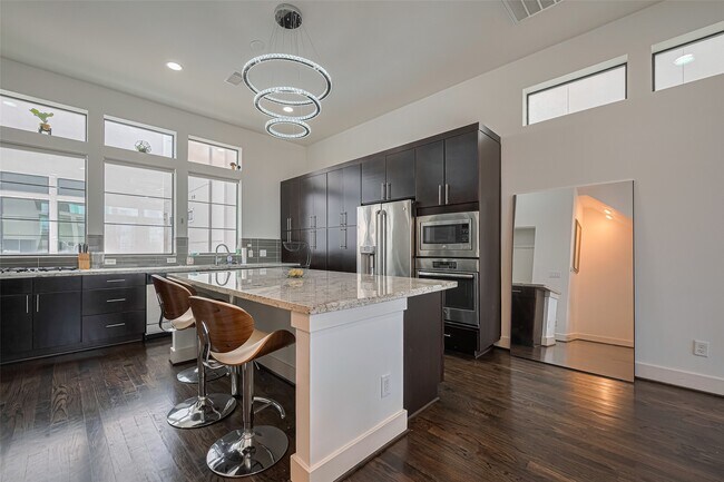 Foto del edificio - 1622 Ovid St