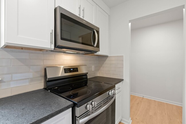 Building Photo - 111 Fernridge Dr