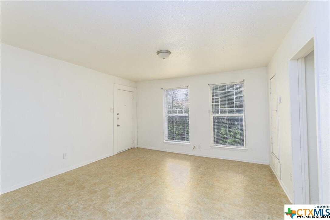 817 S 11th St, Temple, TX 76504 Townhome Rentals in Temple TX