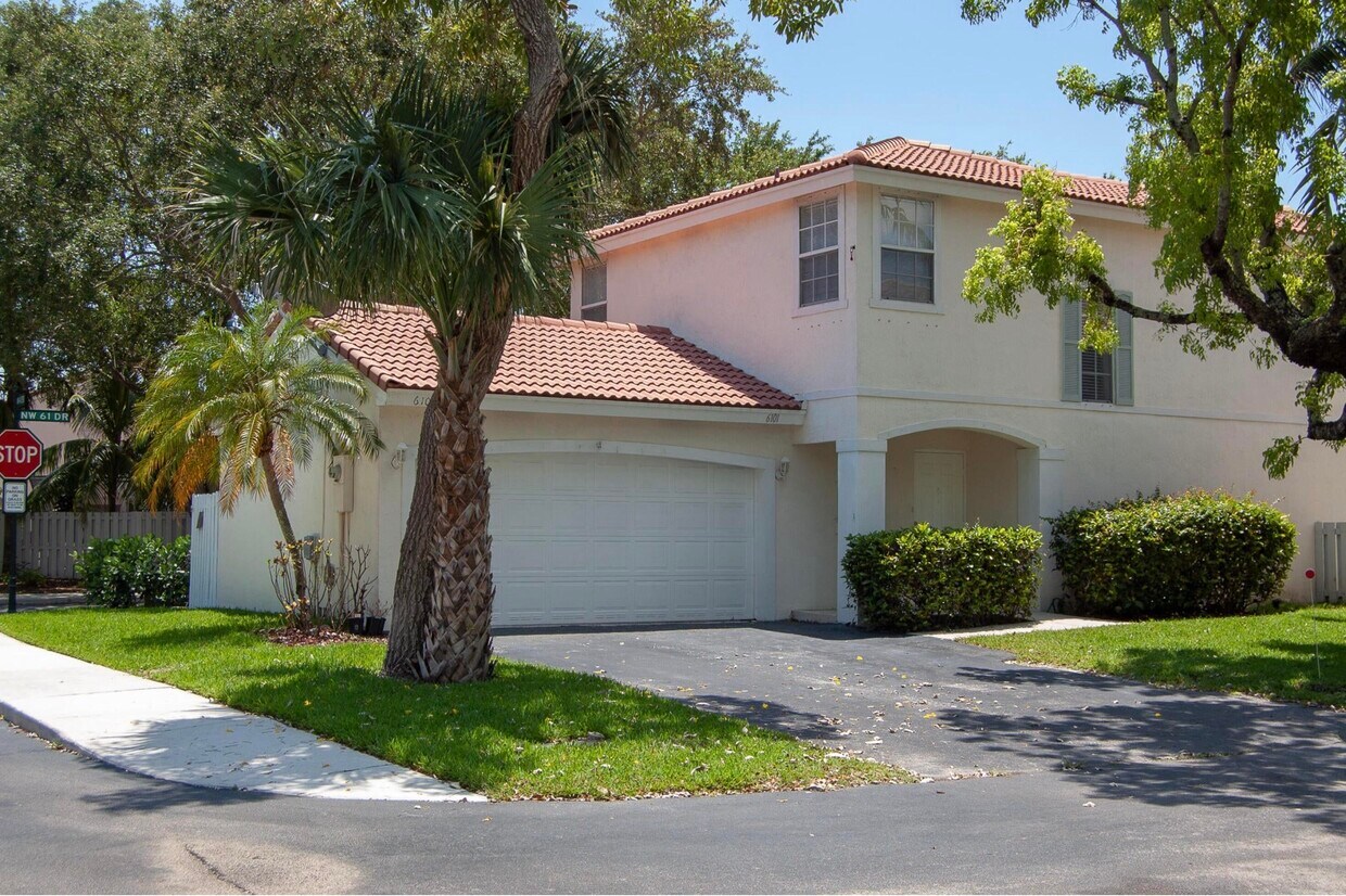 Foto principal - 6101 NW 44th Terrace