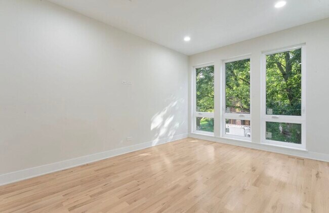 Foto del edificio - 6404 S Vernon Ave