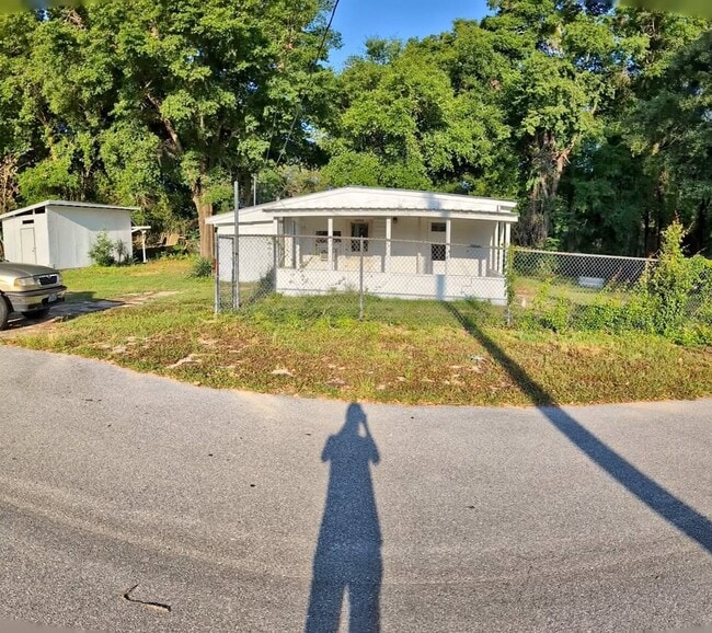 Building Photo - 4644 N Custer Terrace