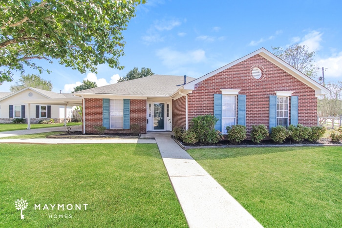 Foto principal - 7076 Lakeview Dr