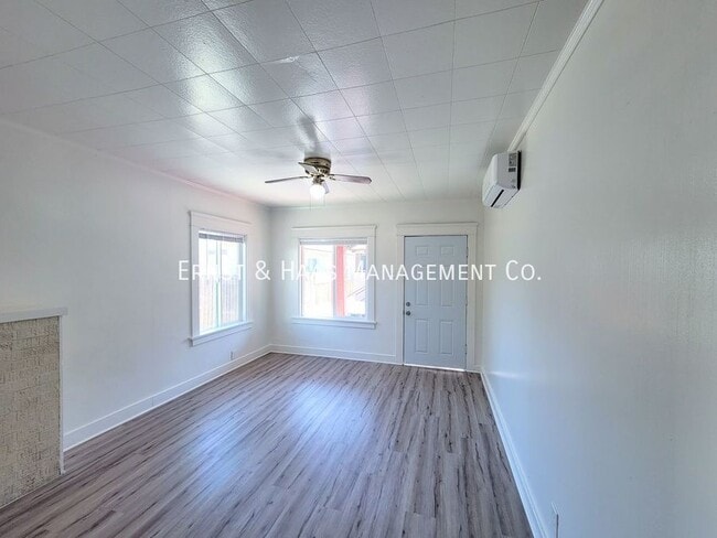 Building Photo - 2068 Linden Ave