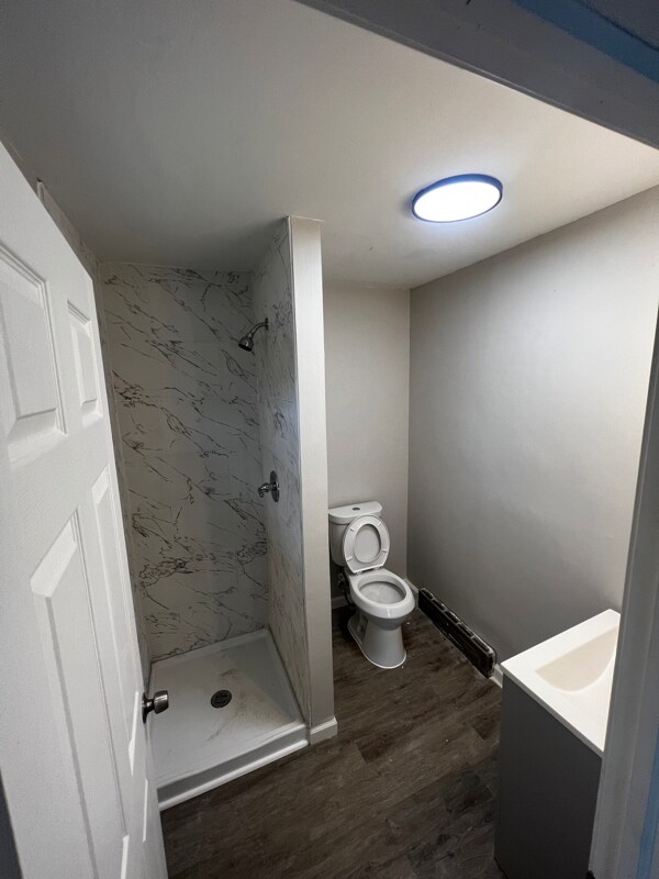 Foto del edificio - 823 N Blaine St