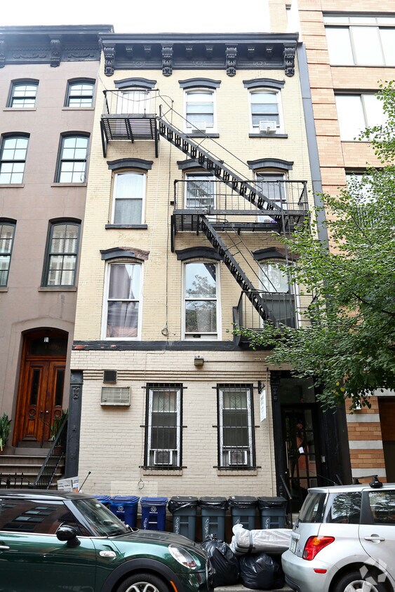 Building Photo - 112 W 15th St