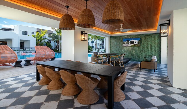 Cena al aire libre en la cocina de verano - Solea at Miami Lakes