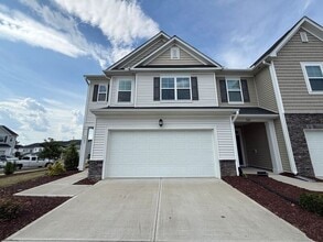 Building Photo - 5003 Tura St
