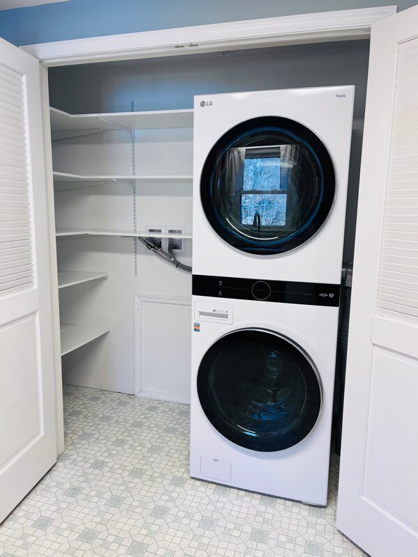 Foto del edificio - 452 Richmond Rd