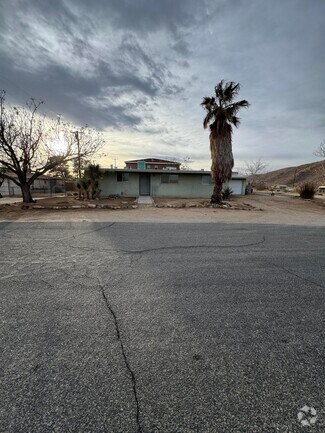 Building Photo - 5958 El Reposo St