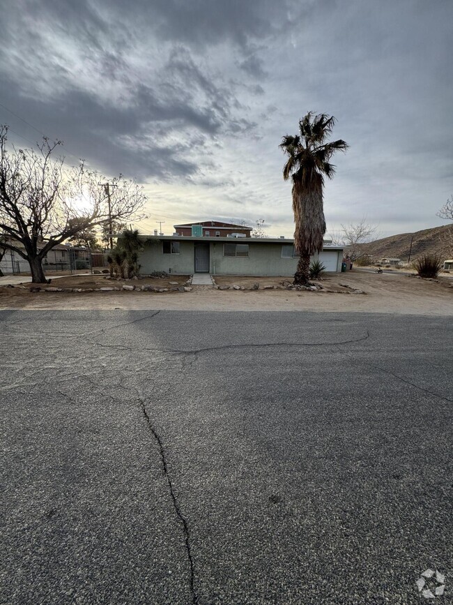 Building Photo - 5958 El Reposo St