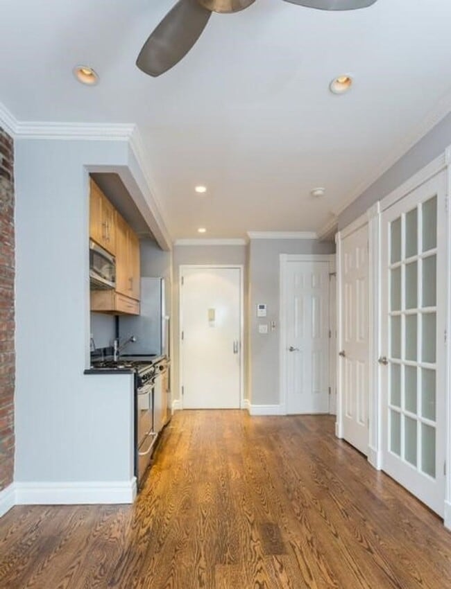Building Photo - AMAZING 1 BR APARTMENT! WON’T LAST!! NO BR...