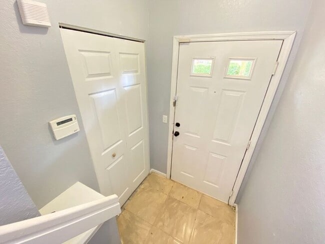 Building Photo - 225 Arbor Lakes Cir