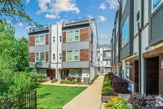 Building Photo - 6017 Irwins Br Dr