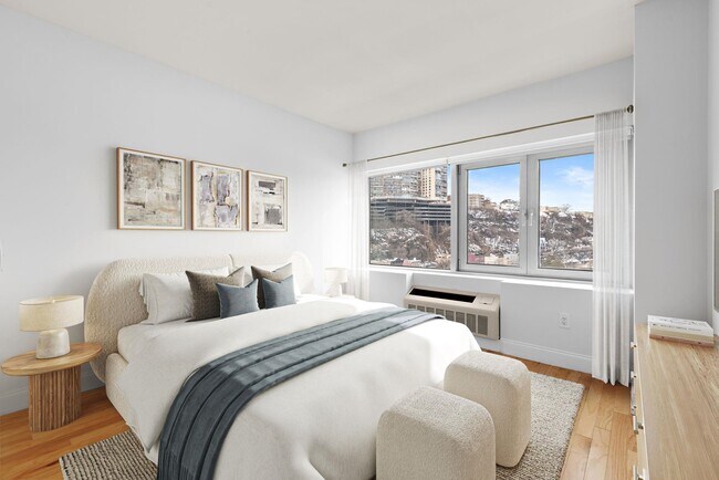 Foto del edificio - 1700 Park Ave