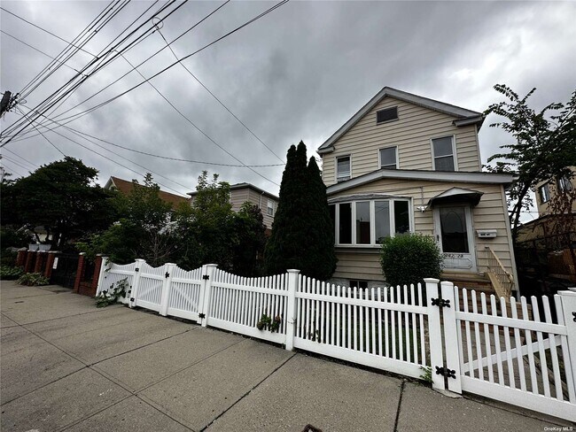 Building Photo - 162-23 77th Rd