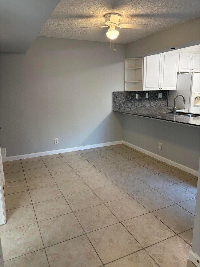 Building Photo - 8165 Severn Dr