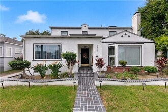 Building Photo - 3907 Edgehill Dr