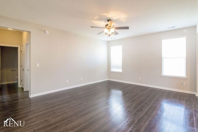 Building Photo - 601 Ravens Wood Rd