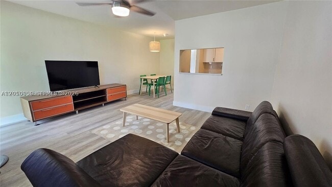 Building Photo - 2918 Funston St