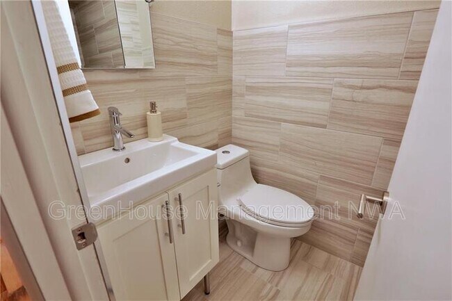 Foto del edificio - 339 Crestview Dr