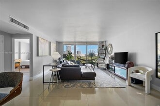 Building Photo - 3301 NE 5th Ave