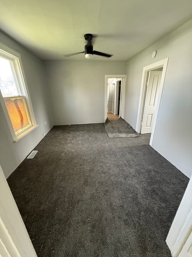 Foto del edificio - 3 Bed 1 Bath