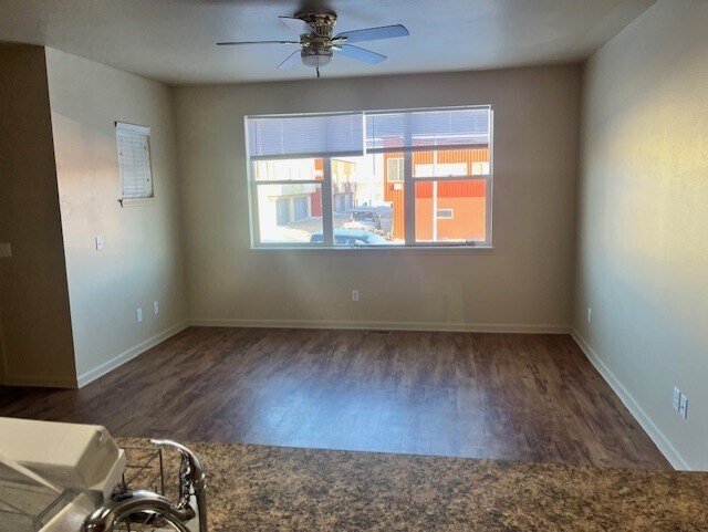 Foto del edificio - 3127 17th Ave W