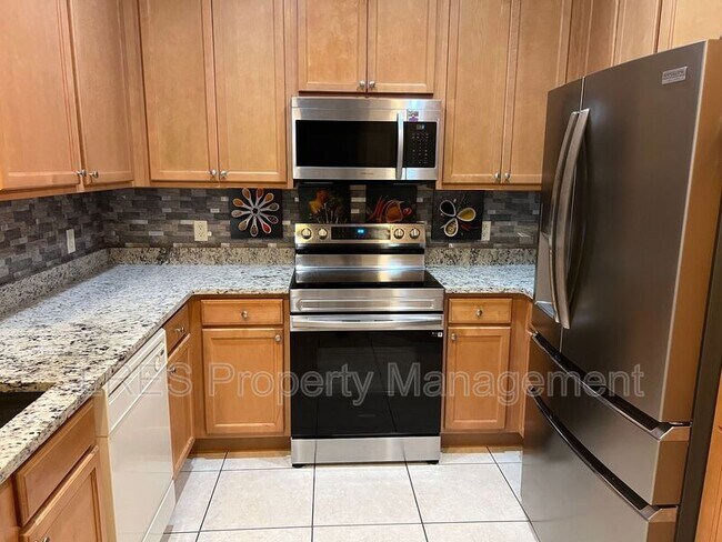 Foto del edificio - 2496 Grand Central Pkwy