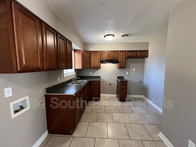 Building Photo - 4088 Montana St