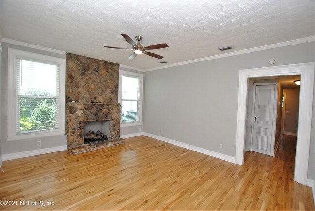 Foto del edificio - 4326 Woodmere St