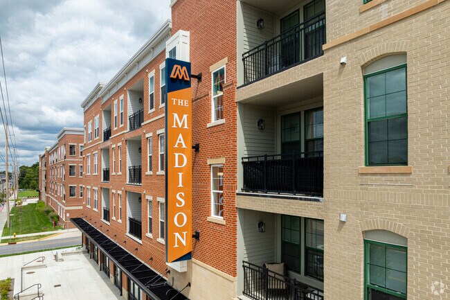 Foto del edificio - The Madison at Greenwood