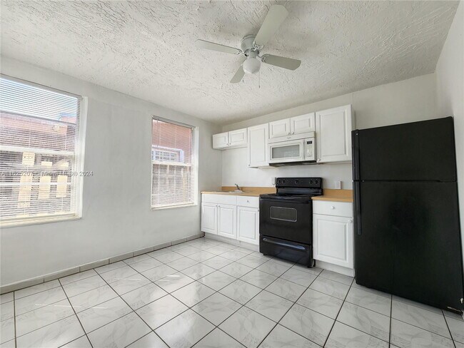 Building Photo - 360 NW 119th St